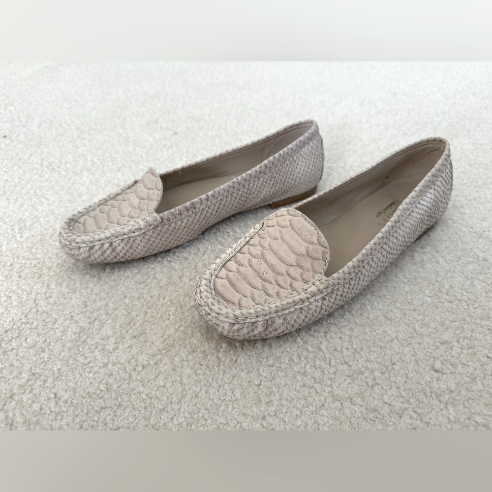 Talbots snake effect beige leather driving shoes moccasins - size 8